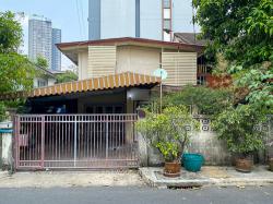 ขายที่ดินพร้อมสิ่งปลูกสร้าง สาธร-นราธิวาส-ถนนจันทน์ 67 ตร.ว. ราคา 29.5 ล้านบาท 