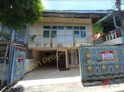 ขายทาวน์เฮ้าส์2ชั้น 29ตร.วา ซ.ลาดพร้าว35 แยก1 ถูกมาก