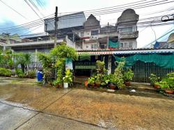 หมู่บ้านเศรษฐี วิลล์ ขายด่วน ทาวน์เฮ้าส์ 3 ชั้น เนื้อที่ 28.30 ตร.ว. สุขาภิบาล1 เพชรเกษม แยกหนองใหญ่ ซอยกาญจนาภิเษก 8 บางแค 14 กรุงเทพฯ