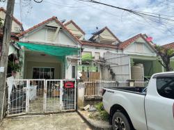 หมู่บ้านวรารักษ์ รังสิต คลอง 3 ขายด่วน ทาวน์เฮ้าส์ 1.5 ชั้น เนื้อที่ 20 ตร.ว คลองสาม คลองหลวง ปทุมธานี