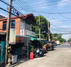 หมู่บ้านเสรี-อ่อนนุช 70/1 ขายด่วน ทาวน์เฮ้าส์ 2 ชั้น เนื้อที่ 23 ตร.ว ทำเลดี ถนนเมนหลัก