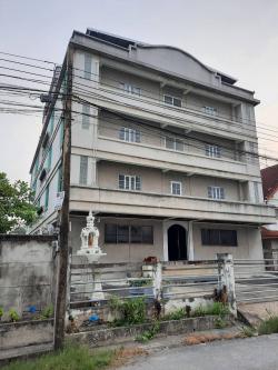 ขายที่ดิน 140 ตรว. พร้อมอาคาร 4 ชั้นดาดฟ้า ซอยอ่อนนุช 46 สวนหลวง กรุงเทพ สนใจโทร 083 815 1221