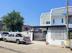 ขายทาวน์เฮ้าส์2 ชั้น หลังมุม ตกแต่งใหม่ เนื้อที่ 55 ตรว. ราคาพิเศษสุดๆ หมู่บ้าน บ้านวังทอง ซอยวิภาวดี 47 ใกล้สนามบินดอนเมือง