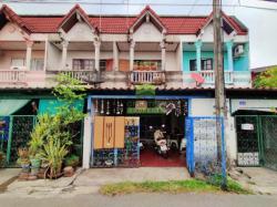 ขายด่วน ทาวน์เฮ้าส์ 2 ชั้น ซอยพหลโยธิน 54/1 แยก 4-33 วัดเกาะสุวรรณาราม คลองถนน สายไหม เนื้อที่ 16.60 ตร.ว ขายถูกมาก เพียง 1 ล้านบาทเท่านั้น