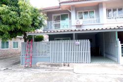 ให้เช่าทาวน์เฮ้าส์หมู่บ้านพฤกษา 11 หัวมุม 3 ห้องนอน 2 ห้องน้ำ สนใจโทร 065 853 5363