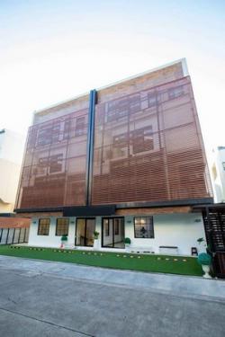 ขาย Home office 4 ชั้น 2 ติดถนนเลียบทางด่วนเอกมัย - รามอินทรา เนื้อที่ 90 ตร.วา โครงการ AP district เอกมัยรามอินทรา (N1-T1968)
