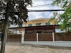 ให้เช่าบ้านเดี่ยว 2 ชั้น เนื้อที่ 100 ตร.วา หมู่บ้านศรีนคร ซอยนวมินทร์ 24 หมู่บ้านเงียบสงบ เป็นส่วนตัวสูง เหมาะพักอาศัยทำออฟฟิศ (N1-T1955)