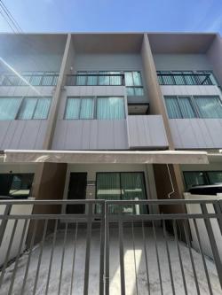 ให้เช่า ทาวน์โฮม 3 ชั้น  Baan Klang Muang Rama 9 - Krungthep Kreetha 