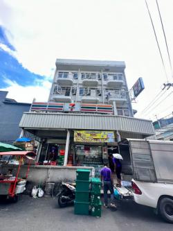 ตึกเซเว่น 3 คูหา 5 ชั้น (ตรงข้ามแฟลตดินแดง) 14 นอน 7 น้ำ