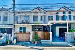 หมู่บ้าน พฤกษา63/1 บางกะดี-ปทุมธานี ขายด่วน ทาวน์เฮ้าส์ 2 ชั้น เนื้อที่ 17.40 ตร.ว ทำเลดี ต่อเติมเต็ม พร้อมอยู่