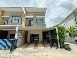  ขายบ้านสวยหลังริมสองชั้น แหล่งทำเล​ความเจริญ​พานทองนิคม​อมตะเฟส6,7,8,9​ ชลบุรี