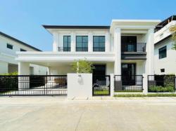 ให้เช่าบ้านเดี่ยวใหม่กิ๊บเศรษฐสิริ บางนา-สุวรรณภูมิ ตกแต่งสวยหรูพร้อมอยู่ มี4นอน4น้ำ1เมด ราคา150,000บาท/เดือน ถ.กิ่งแก้ว