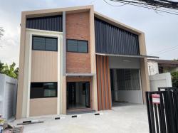 ให้เช่าโกดังพร้อมออฟฟิศ 2 ชั้นสร้างใหม่ 80 ตรว. พื้นที่รวม 370 ตรม. ลาดพร้าว 41 ย่านลาดพร้าว รัชดา โชคชัย4 ใกล้ MRT ภาวนา จอดรถกว่า 10 คัน