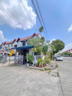 ตลาดชัชวาล คลอง7 2 กมศูนย์กระจายสินค้า โลตัส ลำลูกกา . ขายบ้าน 2 ชั้น  22 ตารางวา  100 ตรม. ม.อีสเทิร์นเอเชีย  4.4 กม.  1.29 ล้านบาท 