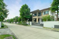 เศรษฐสิริ ราชพฤกษ์ จรัญสนิทวงศ์  78 ตร.ว มีห้องนอนด้านล่าง บรรยากาศร่มรื่น ราคาพิเศษ