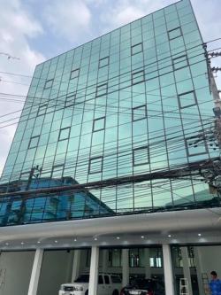OFFICE อาคารสำนักงาน ลาดพร้าว 87 (ใกล้ถนนเลียบด่วนเอกมัย-รามอินทรา) 0 ไร่ 1 Ngan 0 ตรว. 46500000 บาท.   ราคาดี อยู่ติดถนนหลัก ใกล้รถไฟฟ้า และมีที่จอดรถที่เพียงพอ