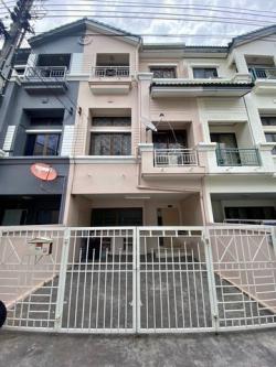 ให้เช่าทาวโฮม หลังสถานทูตลาว ซอยสหการประมูล บ้านกลางเมือง รัชดา เหม่งจ๋าย ถนนประชาอุทิศ ใกล้  Regent's International School Bangkok 