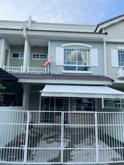 ให้เช่าทาวน์โฮม2ชั้น หมู่บ้านวิลลาจิโอ้  Villaggio  ลำลูกกา คลอง3 ปทุมธานี  ใกล้มอเตอร์เวย์,รพ.สินแพทย์,สถานีรถไฟฟ้า คูคต