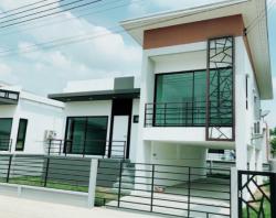  ให้เช่าบ้าน หมู่บ้านร็อคการ์เด้น แอร์พอร์ต เฟส 3 อ.บางเสาธง สมุทรปราการ