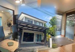 ตลาดพระเงิน 2.1 กม. ให้เช่า บ้านเดี่ยว 2 ชั้น 3 นอน 4 น้ำ 50 ตร.วา.200 ตร.ม.ม.มหิดล ศาลายา 7.6 กม.  5 แอร์ แหล่งช้อปปิ้ง 