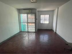 BTS สะพานใหม่ 3กม. คลองถนน สายไหม ทาวน์เฮ้าส์ 2 ชั้น วัชรพล 1-5 รร.ไทยรัฐวิทยา 1.2 กม.2 นอน 2 น้ำ 2แอร์ 16 ตร.วา.ม.นอร์ทกรุงเทพ 2.3 กม.