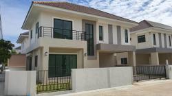 หลังมุม ติดถนน.บ้านเดี่ยว 2 ชั้น 4นอน  MRT คลองบางไผ่ 4.8กม. ตลาดบางใหญ่ 5.2กม รพ.บางใหญ่ 8 กม.242 ตร.ม.62 ตร.วา.พร้อมเฟอร์ เซ็นทรัลเวสเกต