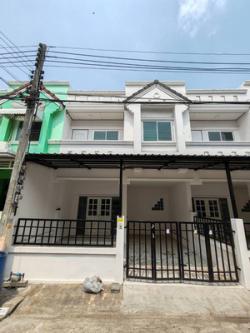 รีโนเวทใหม่หมด !!! ขายทาวน์เฮ้าส์ 2 ชั้น บ้านฟ้ารังสิต คลอง 4 เนื้อที่ 24 ตร.ว. พื้นที่ใช้สอย 120 ตร.ม. พร้อมเข้าอยู่ มีร้านค้ามากมาย