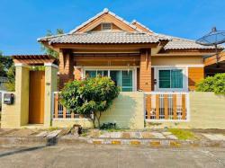 ขายบ้านแฝดชั้นเดียวขนาด 42 ตรว  มบ.เดอะบลิส 2นอน หลังมุม บ้านมีพื้นที่สวน บึงวรกิจ เครือสหพัฒน์ ใกล้นิคมปิ่นทอง ศรีราชา ชลบุรี