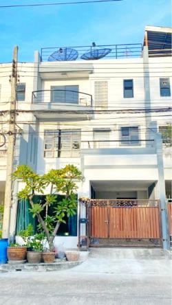 ให้เช่า Home Office 4นอน รักสัตว์ MRTลาซาล73-79 ศรีเอี่ยม ทาวน์เฮาส์ 3 ชั้น 26ตร.วา.315ตร.ม. 5 แอร์  5น้ำ  