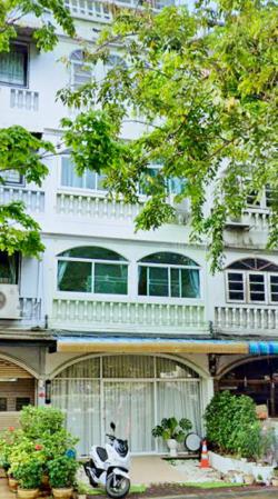 ติดถนนใหญ่ 239ตร.ม.BTSโพธินิมิตร400ม.ให้เช่าอาคารพาณิชย์ 3.5 ชั้น  ทำเลดีมาก BTSวงเวียนใหญ่ 540ม.19ตร.วา. 3นอน 2จอดรถ 