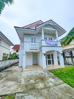 สุวินทวงศ์ 38-48 เกษมบัณฑิต ร่มเกล้า MRT มีนบุรี ขาย-เช่าบ้านเดี่ยว 2 ชั้น ใหม่ ฟลอราวิลล์  61ตรว. 181ตรม. 4นอน 2น้ำ 6จอดรถ ตลาดนครฉลองกรุง