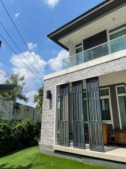 HOME FOR RENT   บ้านเดี่ยว 2 ชั้น 66 ตร.ว. 3 ห้องนอน บ้านสวยแต่งครบ เดินทางสะดวก ใกล้ถนนคู่ขนานกาญจนาภิเษก ใกล้ Mega บางนา