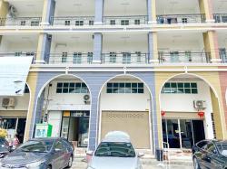 เปิดซิง ให้เช่า อาคารพาณิชย์ 4.5 ชั้น ตลาดสมบูรณ์อ้อมน้อย 700 ม.ใหม่ทั้งหลัง 20 ตร.วา .336 ตร.ม. ตลาดการค้าหนองแขม 2.2 กม. 4 น้ำ 