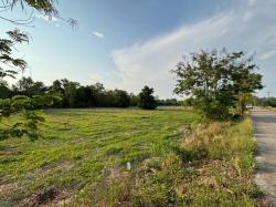 ขายที่ดิน เนื้อที่ 13 ไร่  63 ตารางวา อำเภอบ้านนา จังหวัดนครนายก 