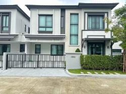 ให้เช่าบ้านเดี่ยวสไตล์บ้านแฝด ใกล้ เมกาบางนา 600 เมตร ใกล้ทางด่วน บูรพาวิถี บางนา - ชลบุรี    Grande Pleno (สุขุมวิท-บางนา)