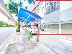 Hostel AIABNB 6ชั้น 3คูหา ไอคอนสยาม600ม. ให้เช่าสำนักงาน มีลิฟต์  ทำเลทอง BTS กรุงธนบุรี 600ม.  ติดถนนใหญ่ 24 นอน  54 ตร.วา. 1,060 ตร.ม. 