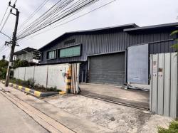 ให้เช่าโกดังพร้อมออฟฟิศ 2,100 ตรม. ย่านสวนหลวง เฉลิมพระเกียรติ ร.๙ ซอย 30 อุปกรณ์ครบ พร้อมใช้งาน