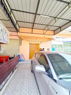 ให้เช่าตึกแถว 2ชั้น 19ตร.วา.รร.นานาชาติดราก้อน 2.5 กม. ตลาดพระเงิน 1.6 กม. ทำเลหน้าหมู่บ้าน 1500 หลัง 160ตร.ม. 2 นอน 2 น้ำ 