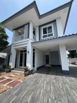 ให้เช่า บ้านเดี่ยว  แอร์  5 ตัว รพ. สินแพทย์ รามอินทรา  2กม. 3นอน 3น้ำ 57ตรว. 225ตรม. คู้บอน 21-29  แฟชั่นไอส์แลนด์ 3 กม. 