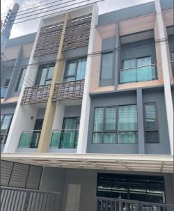 รหัสC6712 ให้เช่าทาวน์โฮม 3 ชั้นหมู่บ้านเดอะวิชั่น ลาดพร้าว-นวมินทร์ เหมาะสำหรับพักอาศัย หรือทำออฟฟิศ