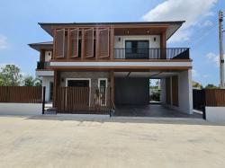 บ้านใกล้ธรรมชาติ บ้านเดี่ยว 2 ชั้นขนาดใหญ่ 4 ห้องนอน พร้อมพื้นที่ใช้สอยที่กว้างขวาง 