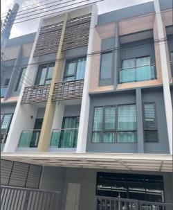 ทาวน์โฮม 3 ชั้นหมู่บ้านเดอะวิชั่น ลาดพร้าว-นวมินทร์ เหมาะสำหรับพักอาศัย หรือทำออฟฟิศ 