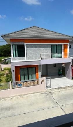 บ้าน หมู่บ้าน ใจกลางเมืองชลบุรี 70 sq.wa 3นอน 6109260 THAI BAHT ราคาจับต้องได้