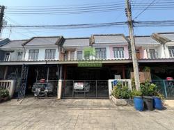 ทาวน์เฮ้าส์ทำเลศักยภาพ หมู่บ้านอยู่เจริญ1 คลอง4 เนื้อที่ 21.10 ตร.ว หันหน้าทิศตะวันออก อากาศถ่ายเทดี พร้อมอยู่