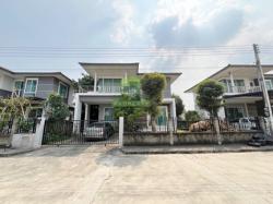 ขาย- ให้เช่า บ้านเดี่ยวติดถนนใหญ่ หมู่บ้านฉัตรหลวง14 รังสิต คลอง3 เนื้อที่ 59.90 ตร.ว ทำเลดี ใกล้รถไฟฟ้า