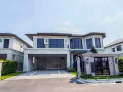 LV53109 ให้เช่า บ้านเดี่ยว นาราสิริ กรุงเทพกรีฑา Narasiri Krungthepkreetha ใกล้โรงเรียนนานาชาติชั้นนำอย่าง Brighton และ Wellingto