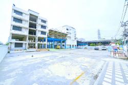 รัชดาภิเษก เซ็นทรัล ลาดพร้าว 1.3 กม ให้เช่าอาคารสำนักงาน 4 ชั้น ดาดฟ้า 145ตร.วา.จอดรถ20 คัน BTS ห้าแยกลาดพร้าว 1.4 กม. 1,605ตร.ม.12น้ำ 