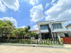 หัวมุม  urban 112 ตร.วา. สาทร  BTS บางหว้า 1.6 กม. 5 นอน  ให้เช่าบ้านเดี่ยว 2 ชั้น450 ตร.ม.นานานาชาติสิงคโปร์5.5 กม.หลังใหญ่สุด  5 น้ำ.เ