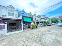 ราชภัฏจันทรเกษม 3.8 กม ทาวน์เฮาส์ 2 ชั้น  รีโนเวทใหม่ 3 นอน 2 น้ำ 22ตร.วา.162 ตร.ม.ม