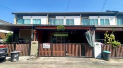 ขายทาวน์โฮม สไตล์โมเดิร์น หมู่บ้านพฤกษารังสิต-บางพูน3 เนื้อที่ 19.80 ตร.ว ทิศใต้ ทำเลดี ใกล้ทางด่วน รถไฟฟ้า พร้อมอยู่